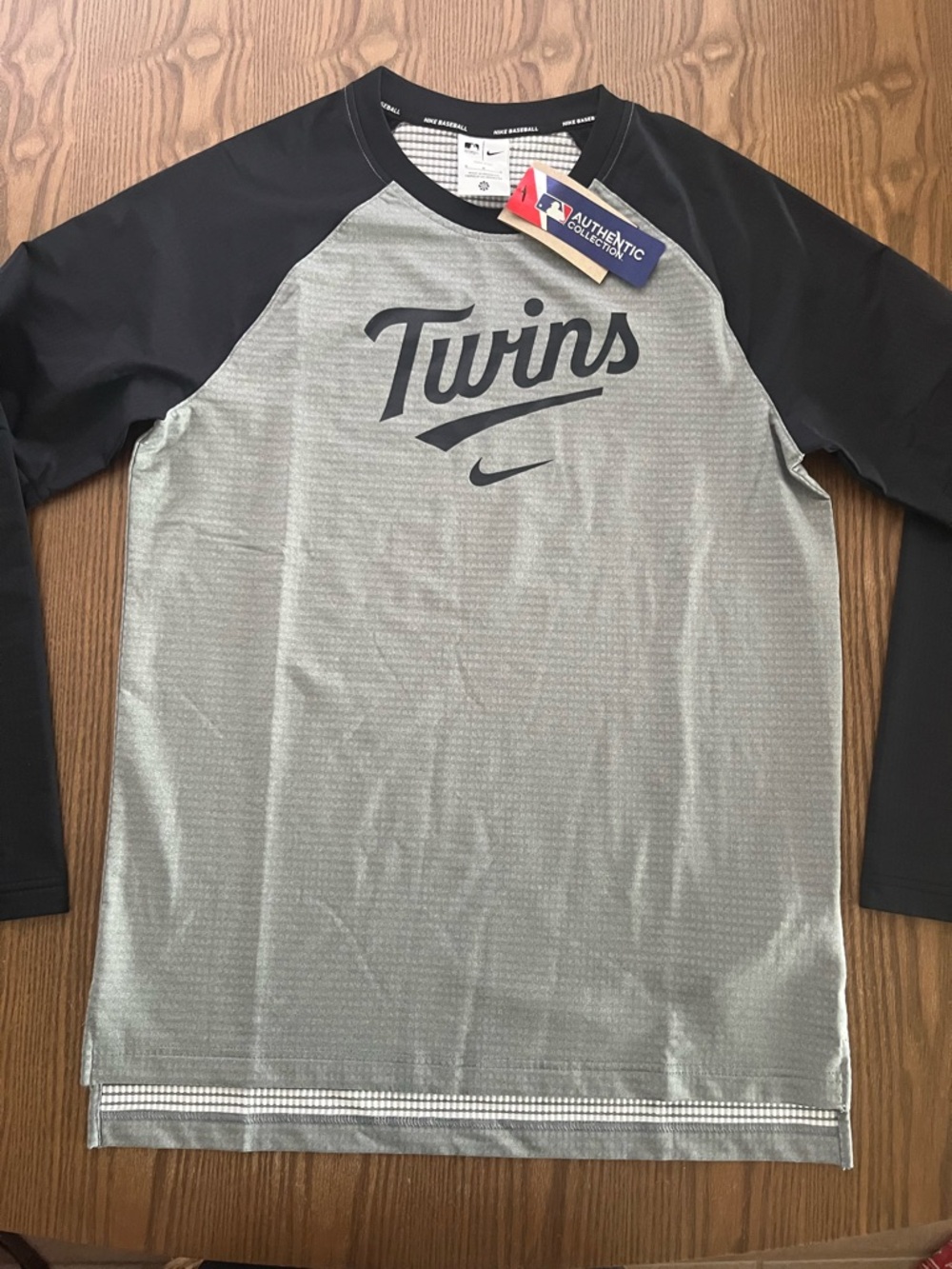 Minnesota Twins Nike MLB Authentic Collection Raglan Long Sleeve medium